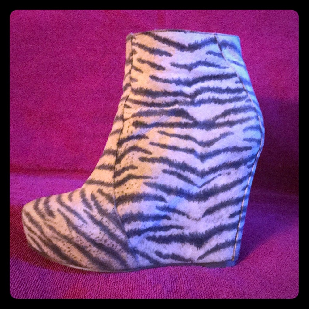 Ultrasuede zebra platform booties